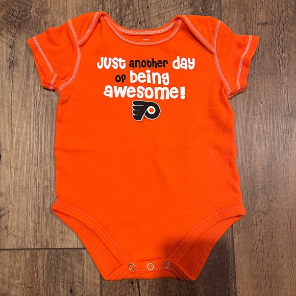 Philadelphia Flyers Onesie Bundle, 18 months - Picture 9 of 11
